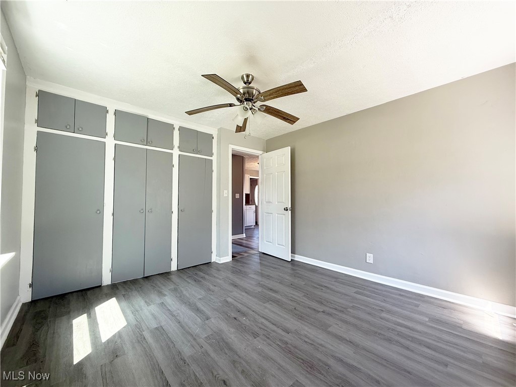 4587 Elyria Avenue, Lorain, Ohio image 28