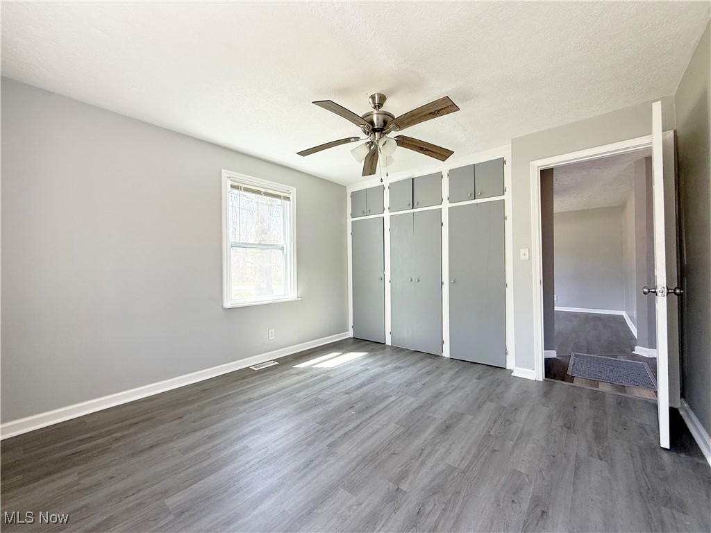 4587 Elyria Avenue, Lorain, Ohio image 27