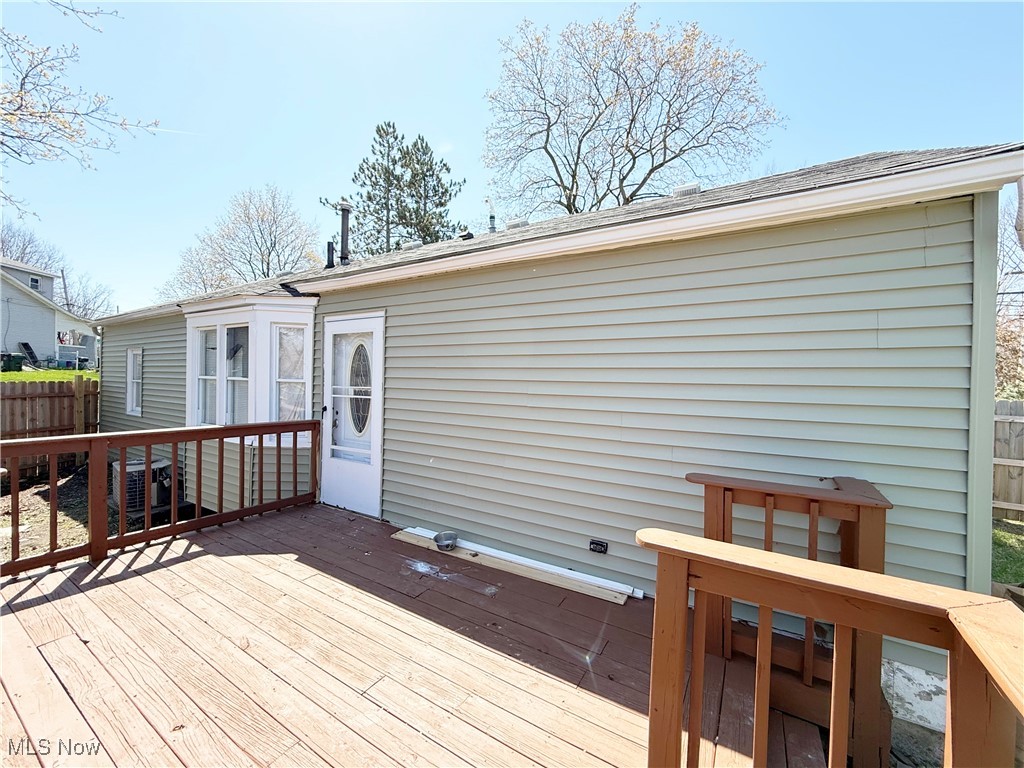 4587 Elyria Avenue, Lorain, Ohio image 10