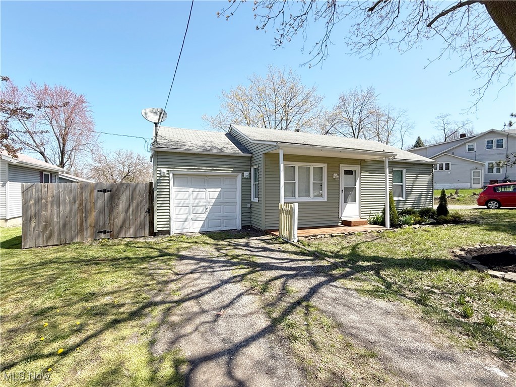 4587 Elyria Avenue, Lorain, Ohio image 4
