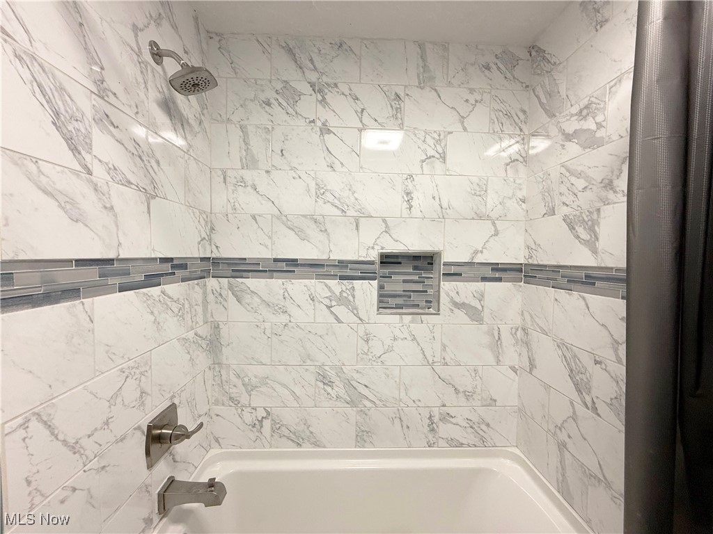 4587 Elyria Avenue, Lorain, Ohio image 21