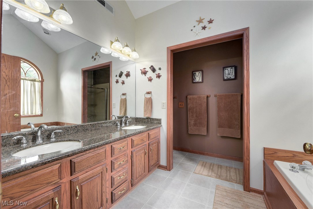 125 Duke Court, Elyria, Ohio image 27