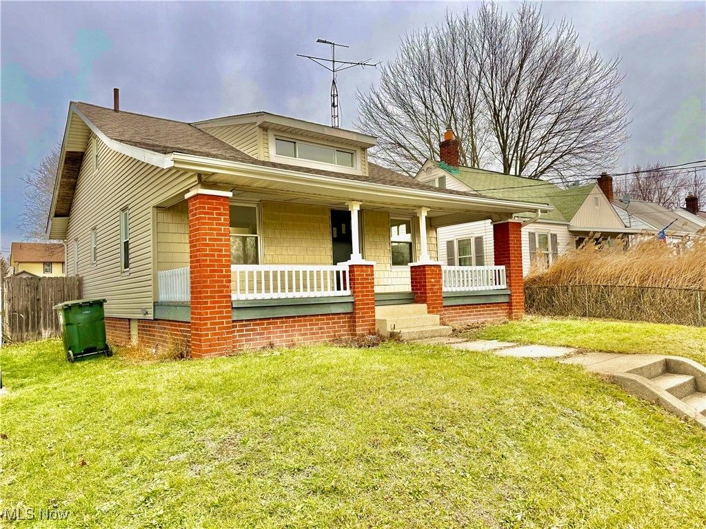 Photo of 1241 Bedford Avenue SW, Canton, OH 44710 (MLS # 5181338)