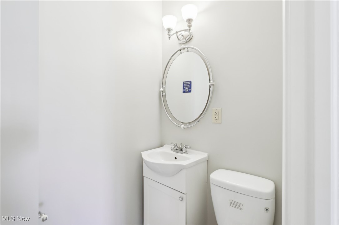 499 Robinhood Drive, Aurora, Ohio image 17
