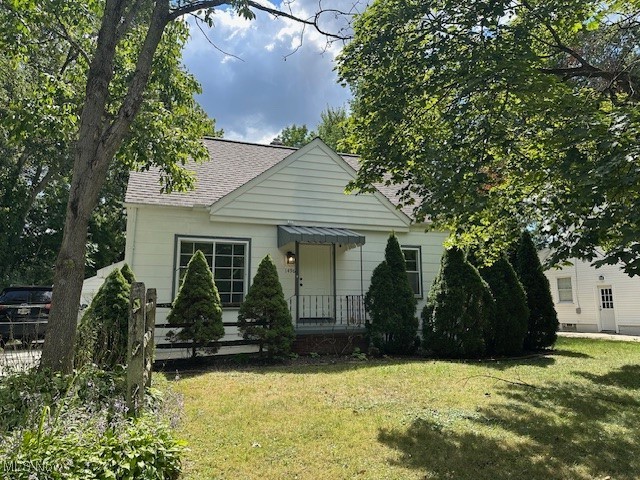 Adorable updated cape available for rent in West Akron! 2 bedrooms on the first floor and a huge bedroom with a walk in closet upstairs. Fill basement and one car detached garage. Rental Qualification Checklist:
-Credit score: 600+
-No recent bankruptcy.
-No eviction history & no criminal history (involving sex, drugs or violence)
-Stable employment (must provide current pay stubs)
-Monthly gross income must be at least 2.5 X Monthly Rent
-First months rent, security deposit, renters insurance, and transferred utilities required prior to move in.
-If you like the property and wish to apply it is a $50 app fee per adult occupant.