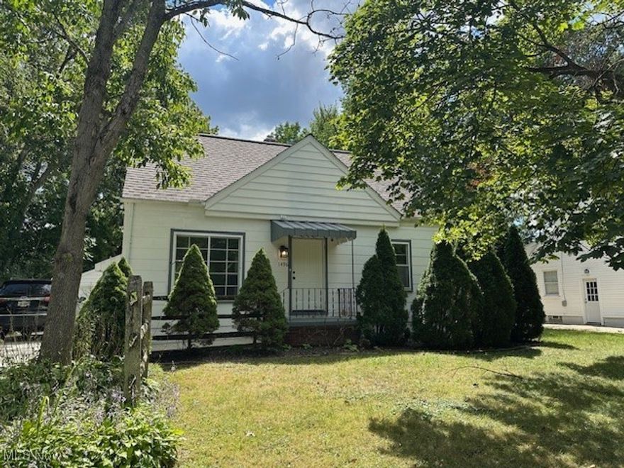 Adorable updated cape available for rent in West Akron! 2 bedrooms on the first floor and a huge bedroom with a walk in closet upstairs. Fill basement and one car detached garage.  Rental Qualification Checklist:
-Credit score: 600+ 
-No recent bankruptcy.
-No eviction history & no criminal history (involving sex, drugs or violence)
-Stable employment (must provide current pay stubs)
-Monthly gross income must be at least 2.5 X Monthly Rent
-First months rent, security deposit, renters insurance, and transferred utilities required prior to move in.
-If you like the property and wish to apply it is a $50 app fee per adult occupant.