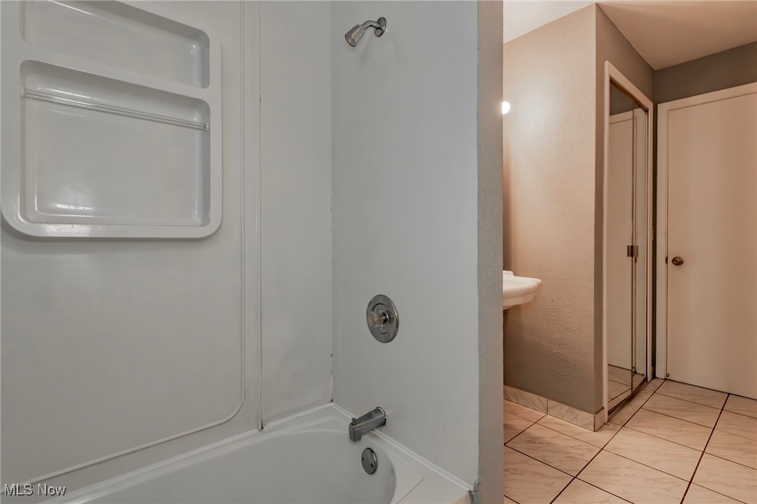 Larchmont Estate 03 - Residential