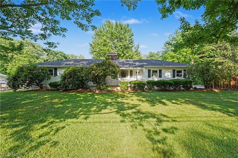 Homes For Sale - 1974 Silver Fox Lane<br/> Warren, OH 44484
