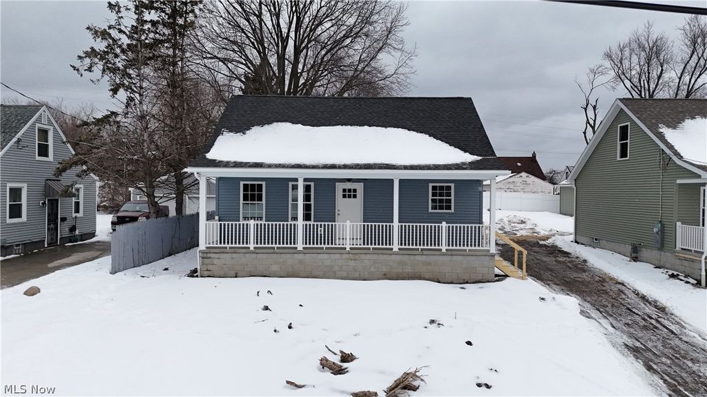 Photo of 1208 Aberdeen Avenue, Youngstown, OH 44502 (MLS # 5190013)