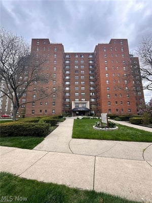 11720 EDGEWATER DR APT 908, LAKEWOOD, OH 44107 - Image 28e52c168af55dcfd653d4c73f4bc825/3929001402