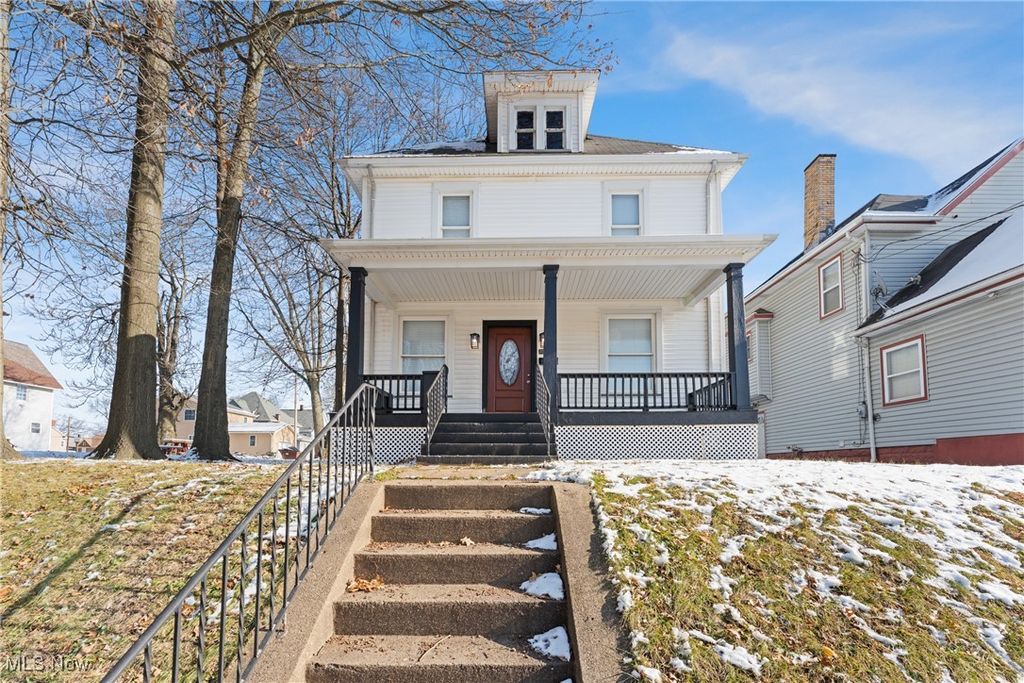 Photo of 706 Harriet Avenue NW, Canton, OH 44703 (MLS # 5176250)