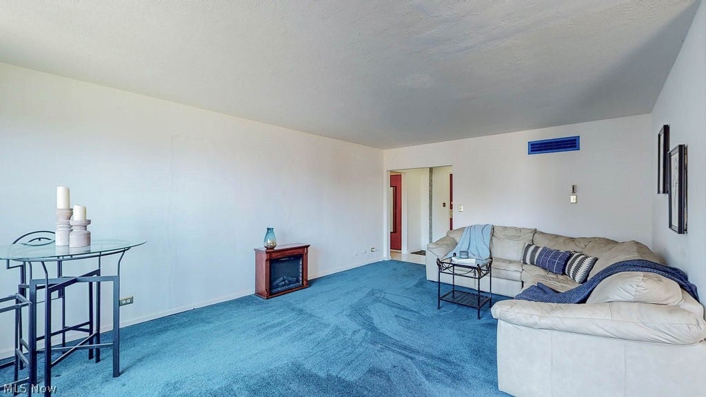 13800 Fairhill Road 512