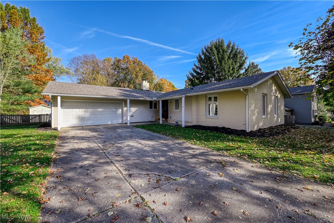 1965 Pineview Drive, Kent, Ohio image 2