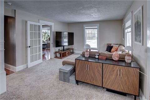 Tiny photo for 41 W 5th Avenue, Berea, OH 44017 (MLS # 5180073)