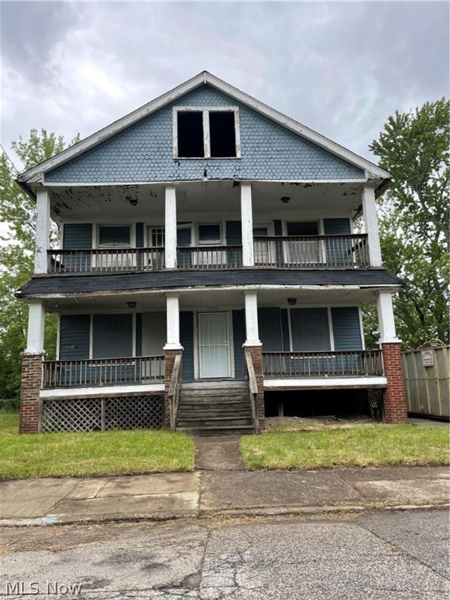 ATTENTION INVESTORS!!! 4-unit apartment. Each unit has 2 bedrooms and 1 full bath. The property has newer roof. Needs complete rehab but has lots of potential. Property being sold as-is.