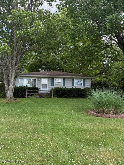 Homes For Sale - 10993 Claridon Troy Road<br/> Chardon, OH 44024
