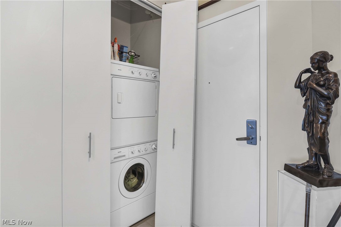 Carroll Ave Condo - Residential