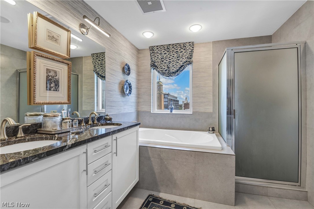 Carroll Ave Condo - Residential