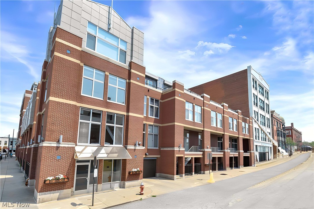 Carroll Ave Condo - Residential