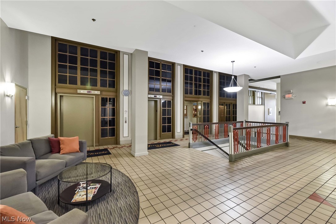 Carroll Ave Condo - Residential