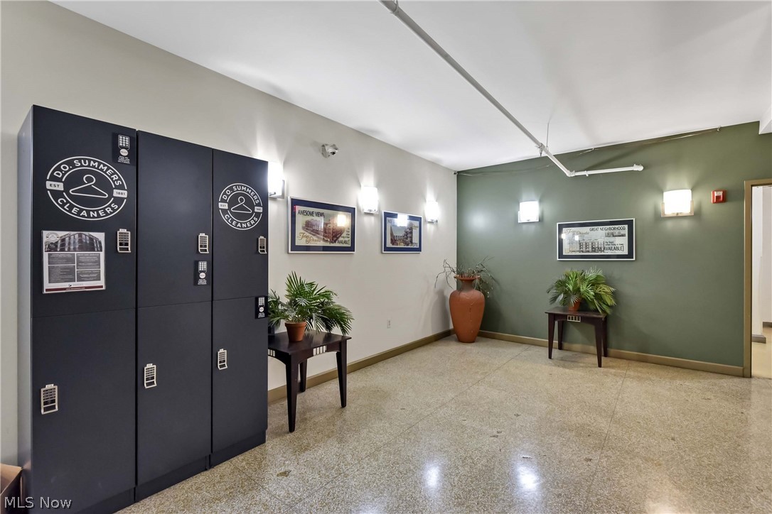 Carroll Ave Condo - Residential
