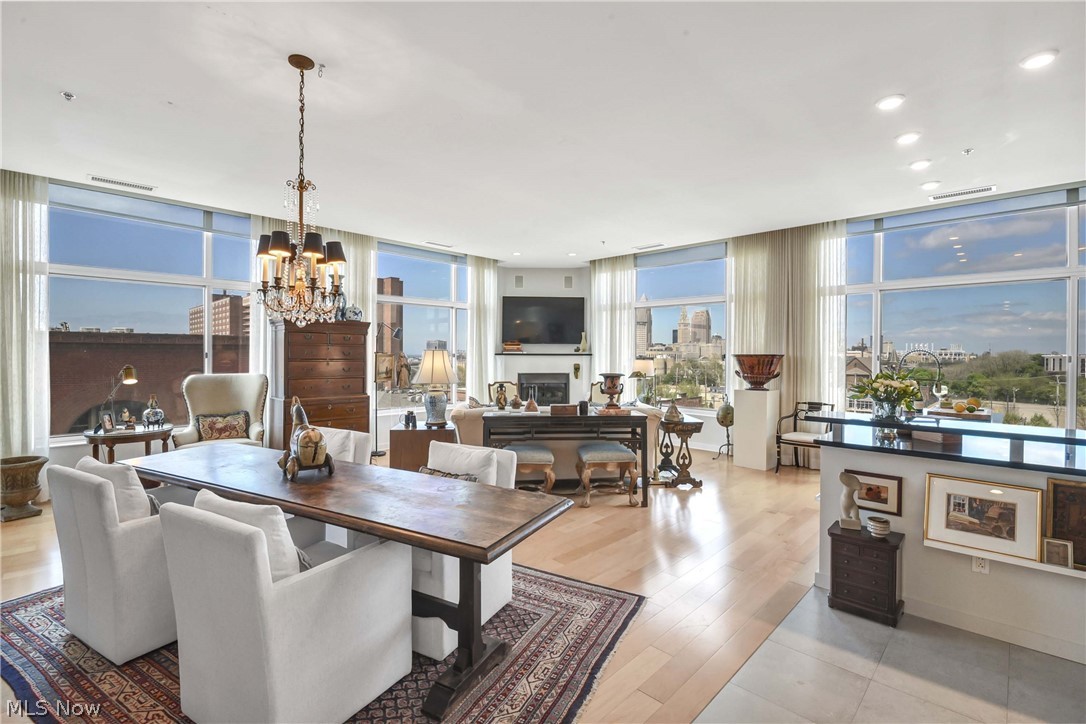 Carroll Ave Condo - Residential