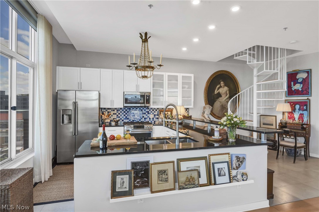 Carroll Ave Condo - Residential
