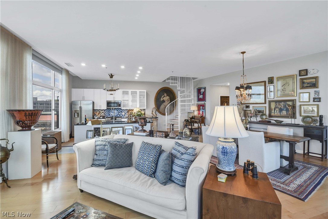 Carroll Ave Condo - Residential