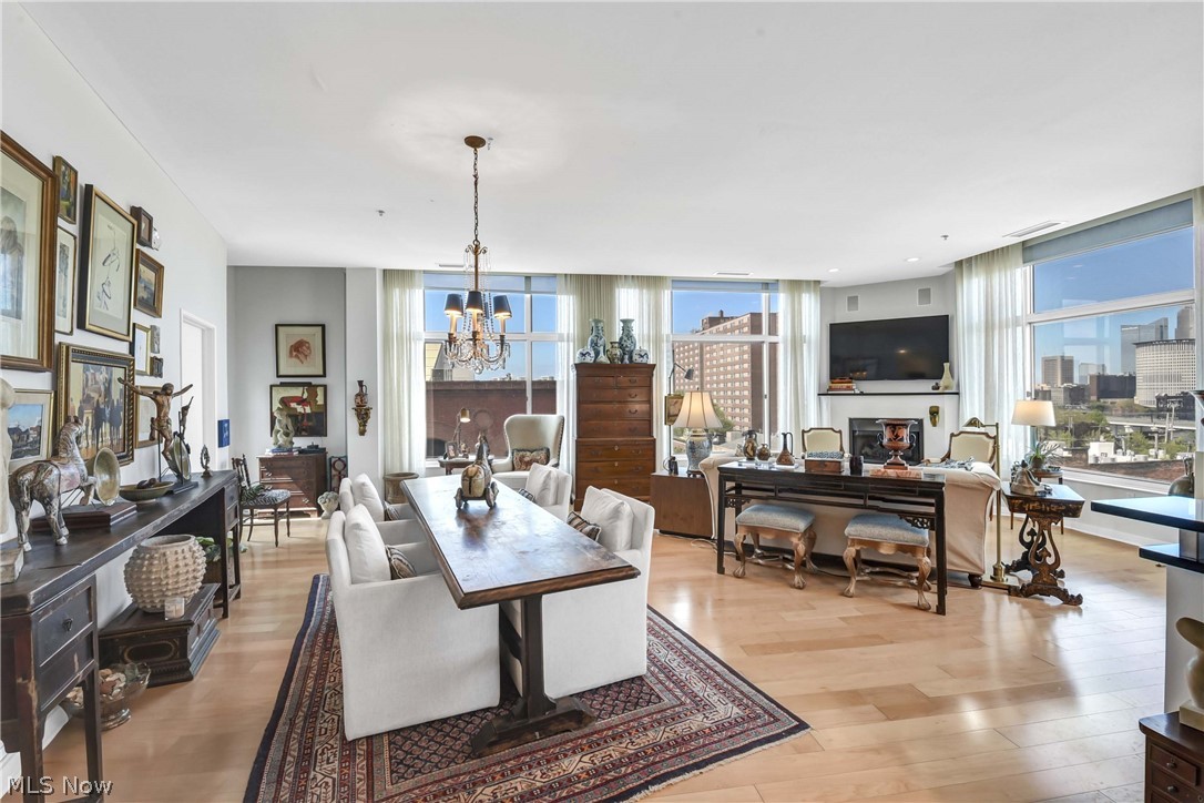 Carroll Ave Condo - Residential