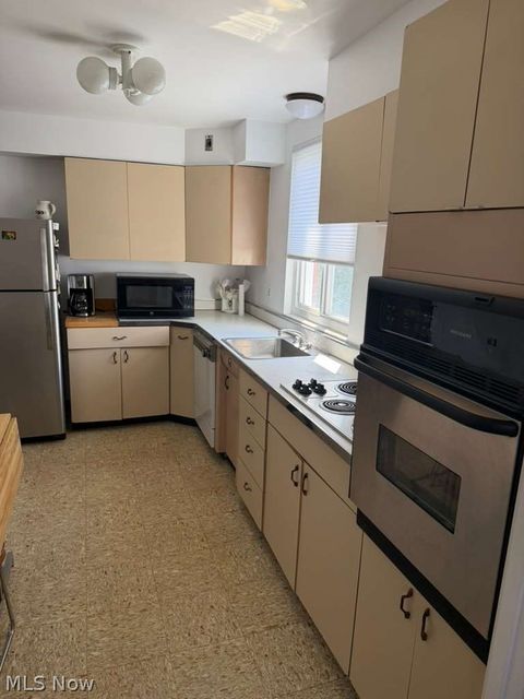 Tiny photo for 16100 Van Aken Boulevard #308, Shaker Heights, OH 44120 (MLS # 5202367)