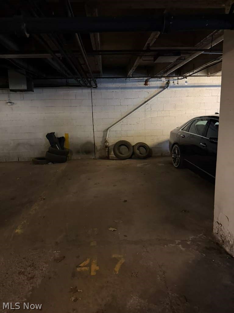 Carlton House Condo - Residential