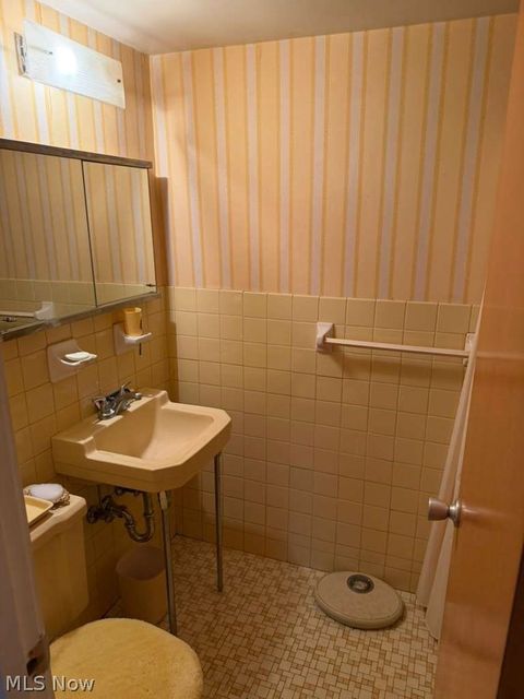 Tiny photo for 16100 Van Aken Boulevard #308, Shaker Heights, OH 44120 (MLS # 5202367)