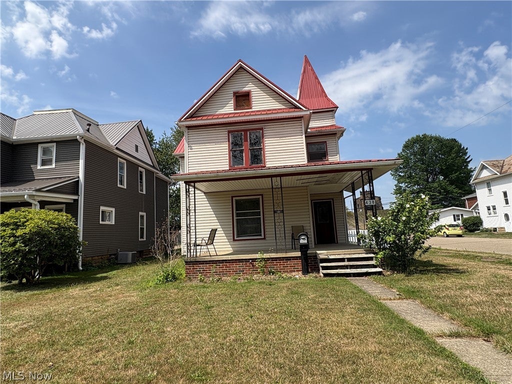 438 N Wooster Avenue