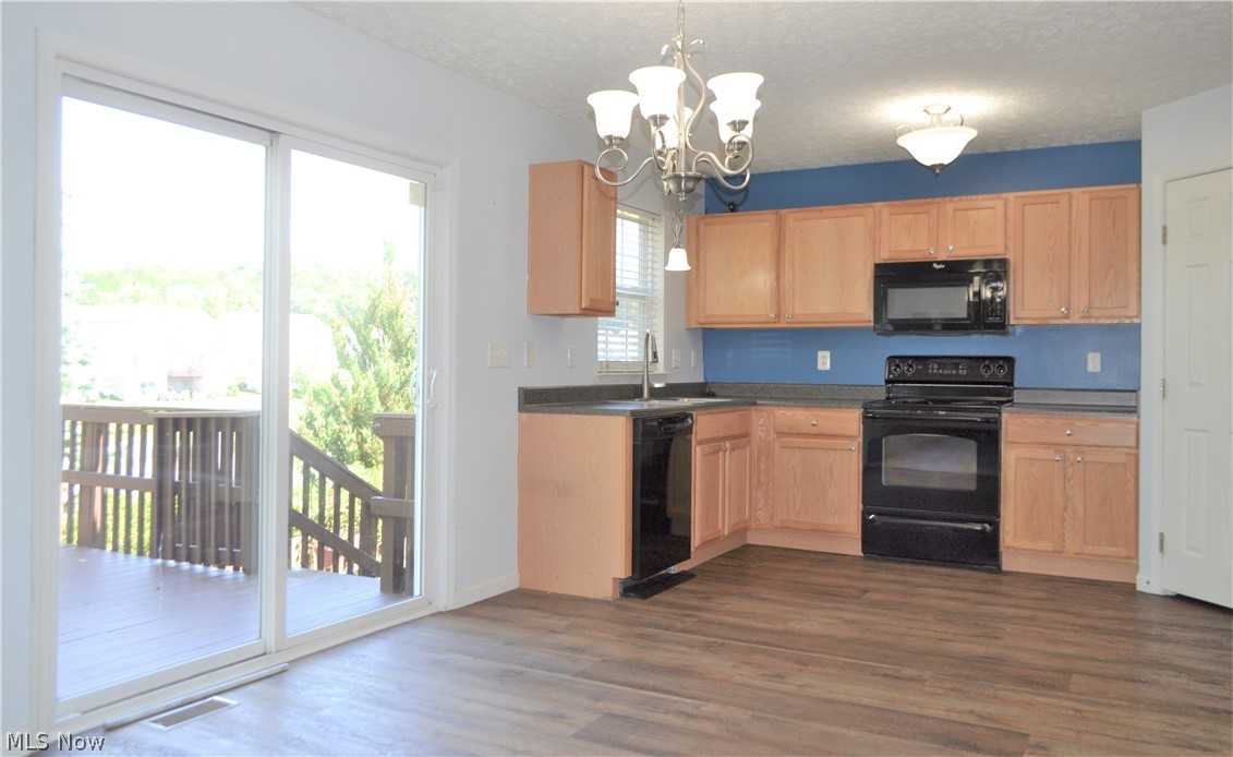 Overlook Condo/Pleasant Lakes - Residential