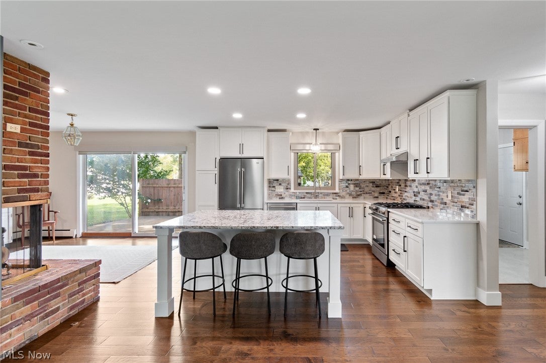 1212 Buena Vista Street NE