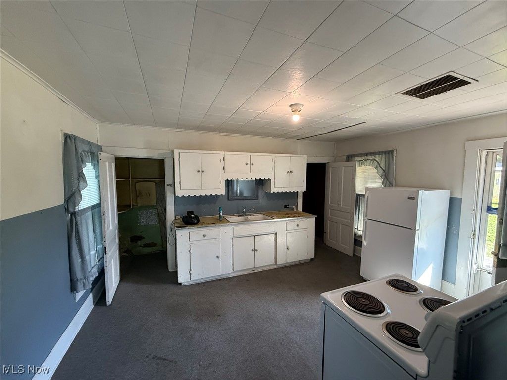 Photo of 8610 Garfield Street, Crooksville, OH 43731 (MLS # 5166049)