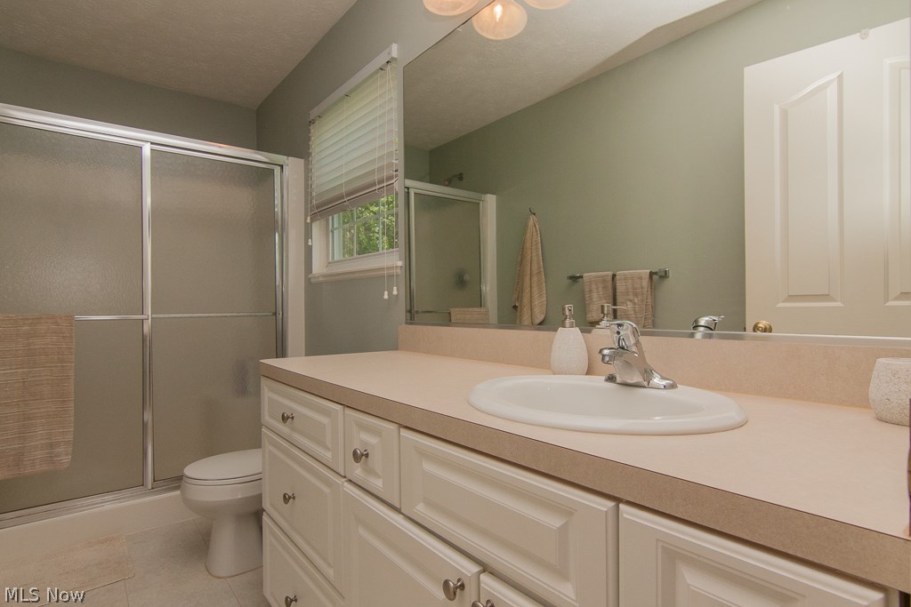 Falls Pointe Clstr Ph 01-B3b - Residential