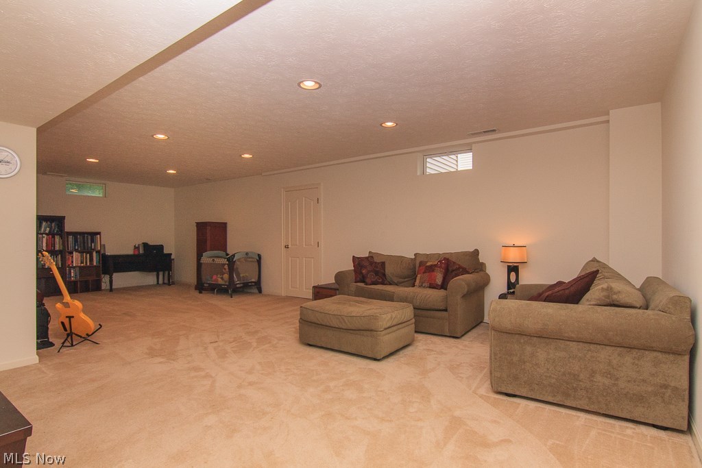 Falls Pointe Clstr Ph 01-B3b - Residential