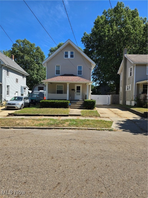 Charming 3-bedroom home featuring new flooring throughout. The furnace and roof are both less than 10 years old, offering peace of mind for years to come. Enjoy the fully fenced backyard with a spacious deck—perfect for relaxing or entertaining. A great place to call home!