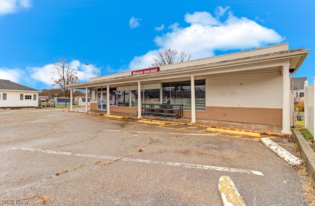726 E Lincoln Way