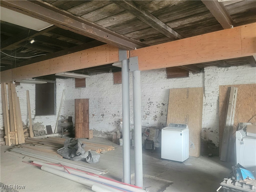 Chamberlains Add 01 - Commercial Sale