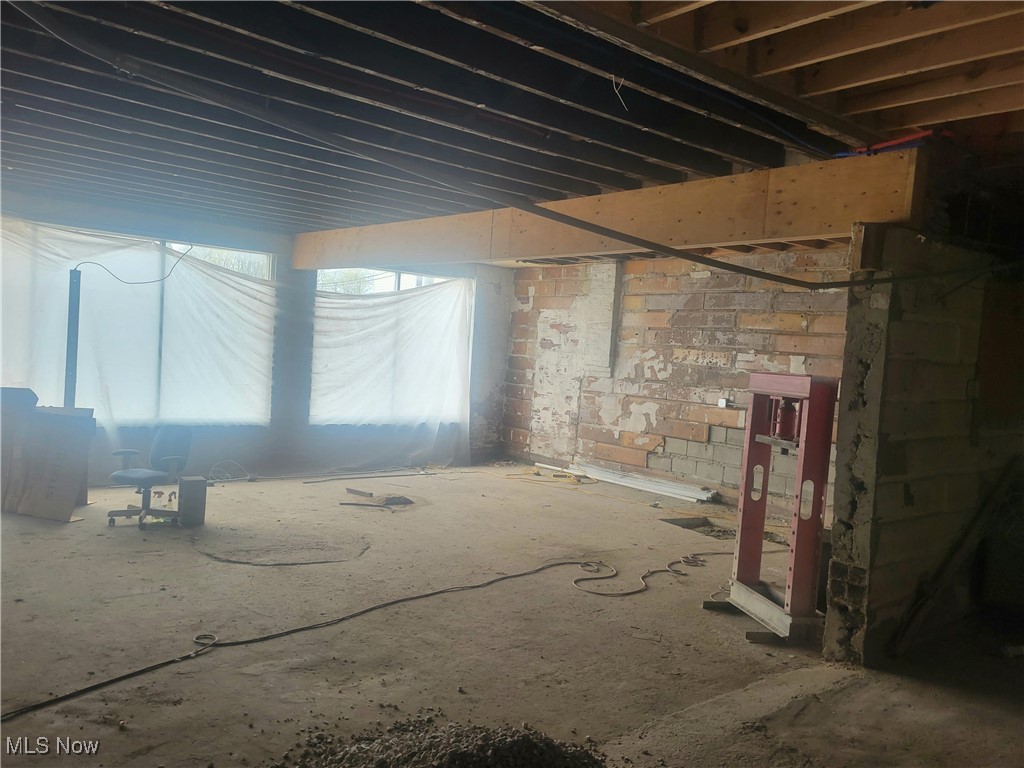 Chamberlains Add 01 - Commercial Sale