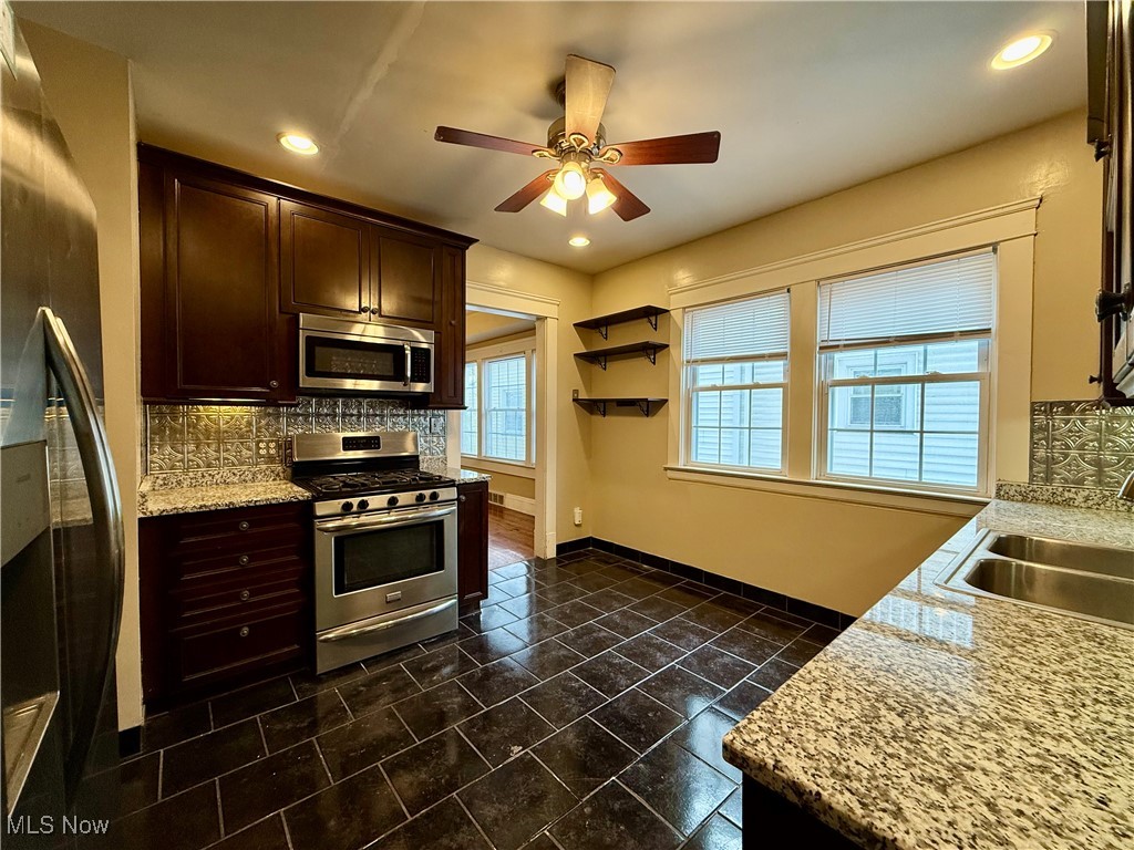 Lakewood Park Sec 22 - Residential Lease