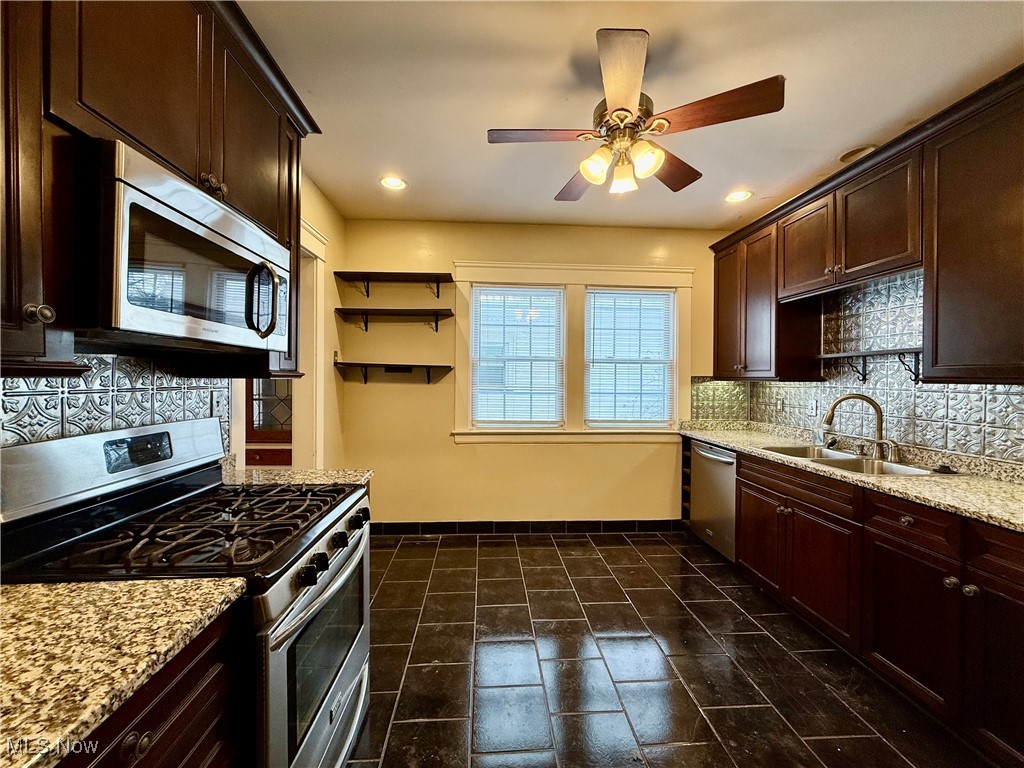 Lakewood Park Sec 22 - Residential Lease