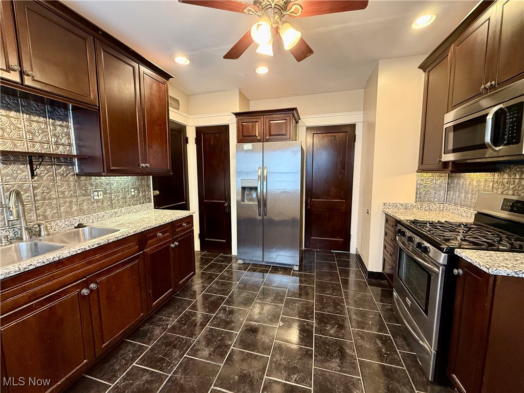 Lakewood Park Sec 22 - Residential Lease