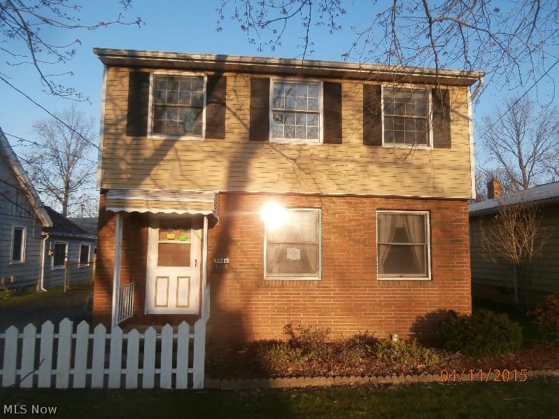 Classic 3 Bdrm 2 Bath 1449 Sq Ft Sided Colonial with 2 Car Detached Garage, Living Rm, Large Eat in Kitchen, Family Rm with Woodburning Stove, Fukll Undinished Basement, Rear Deck Large Fenced Rear Yard and so much more! Property was built prior to 1978 and lead based paint may potentially exist.