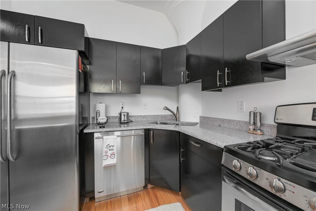 Sincere Bldg Condo - Residential