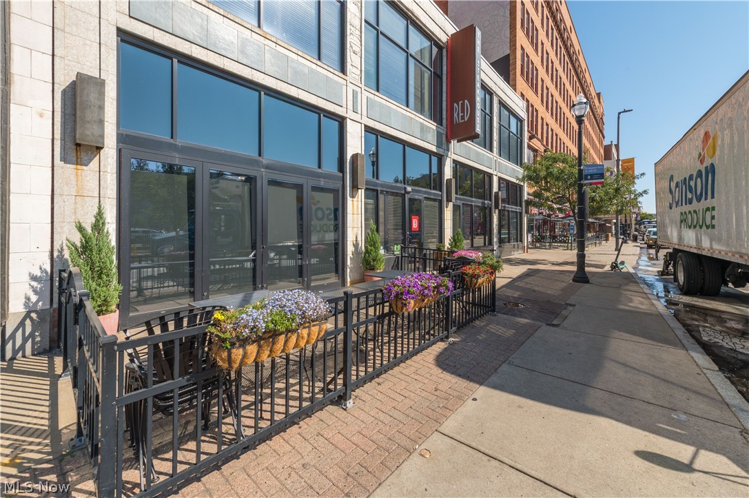Sincere Bldg Condo - Residential