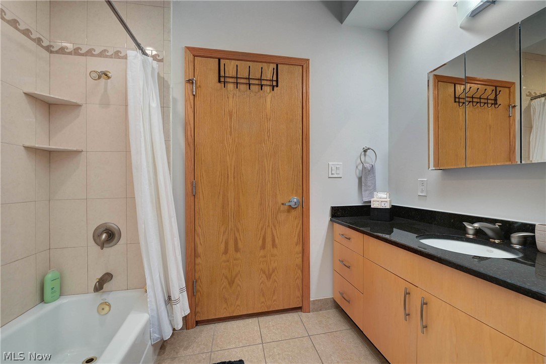 Sincere Bldg Condo - Residential