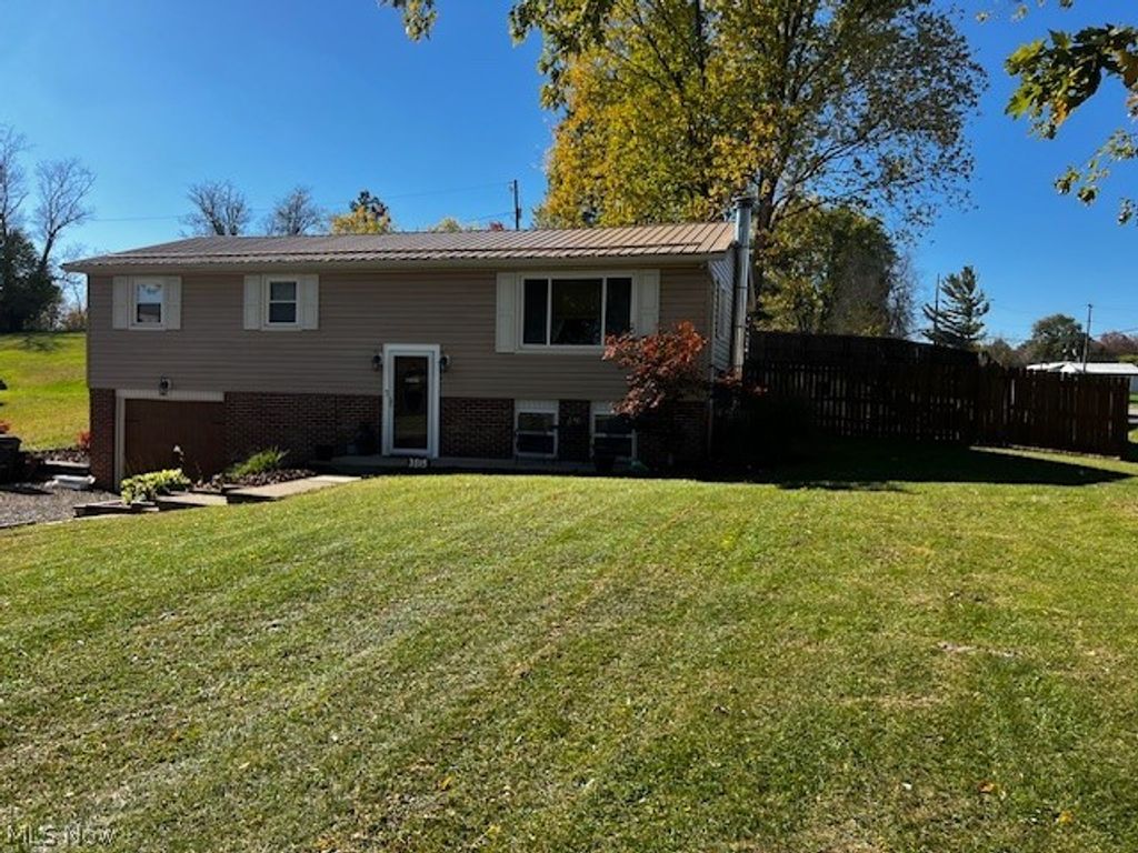 Photo of 3515 Dona Drive, Zanesville, OH 43701 (MLS # 5188713)